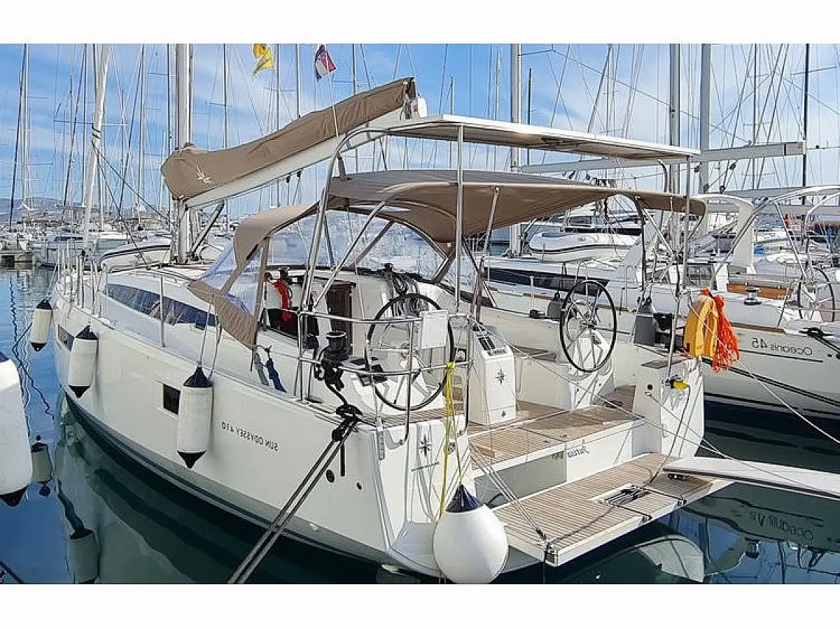 Sun Odyssey 410 - Jutisa  - вид снаружи
