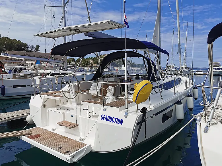 Bavaria C42