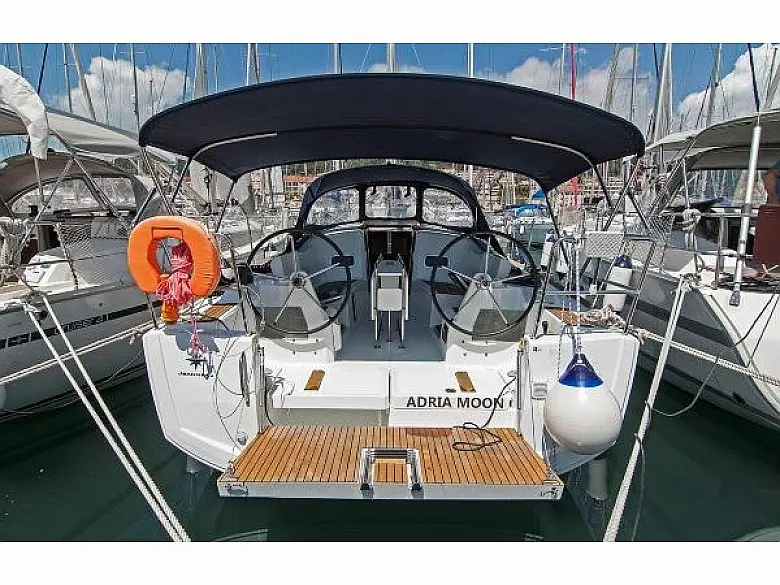 Sun Odyssey 349