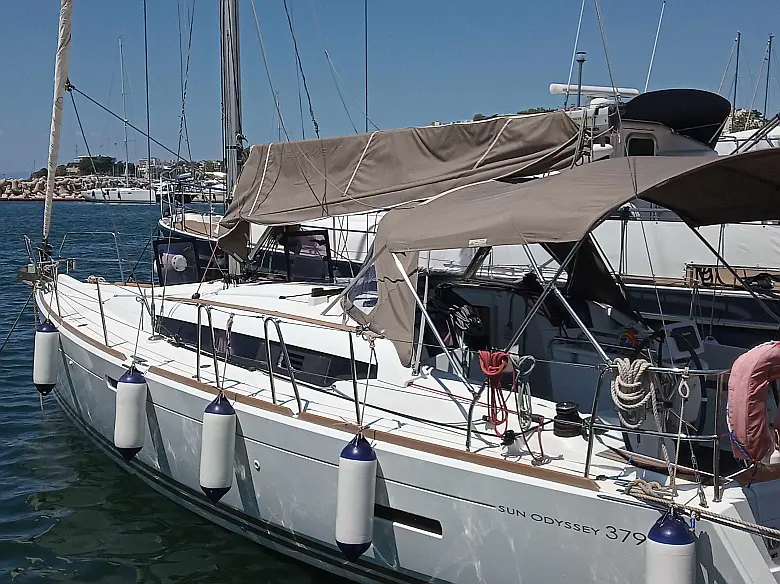 Sun Odyssey 379