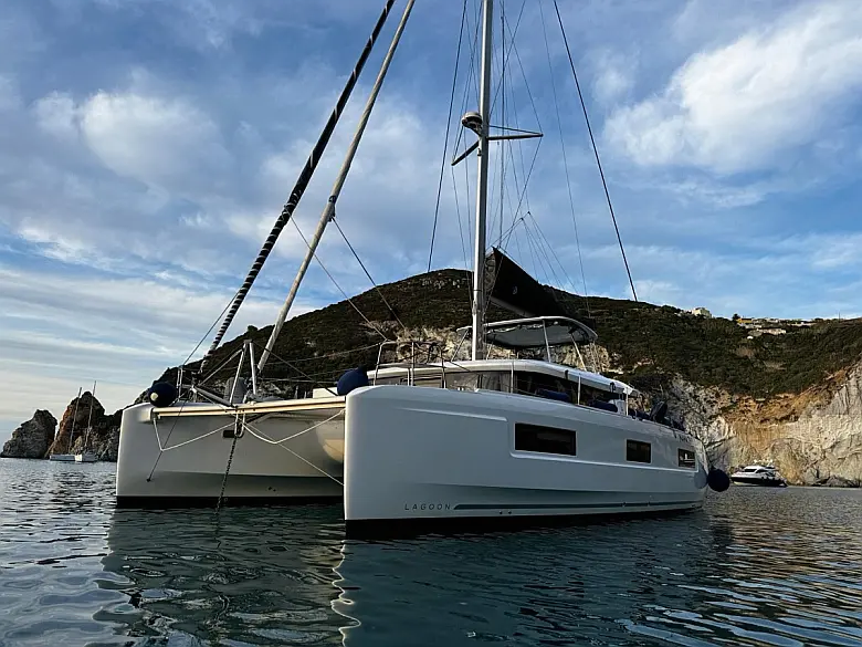 Lagoon 46 (3 CAB)