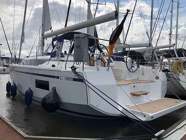 Bavaria C38