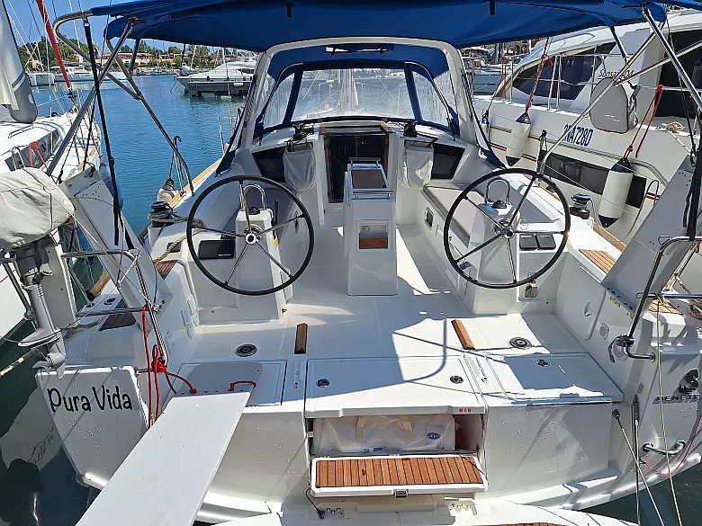 Oceanis 38.1