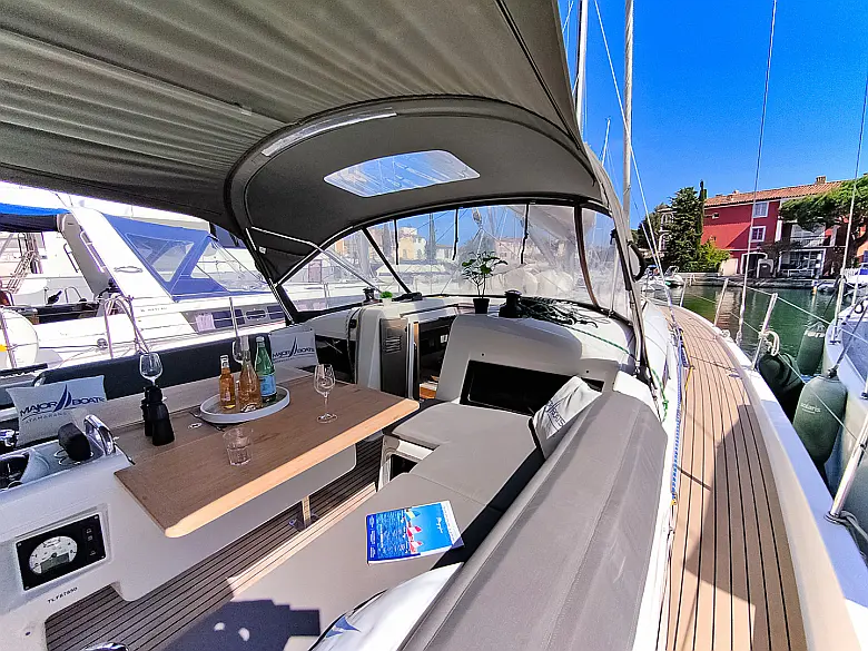 Sun Odyssey 440