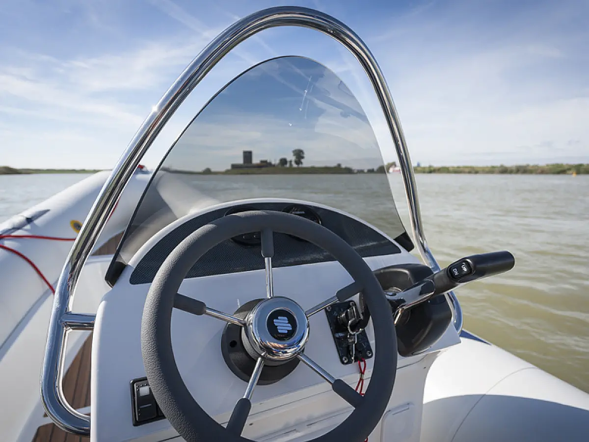 Vanguard DR-560 - Sailway Siete  - вид интерьера
