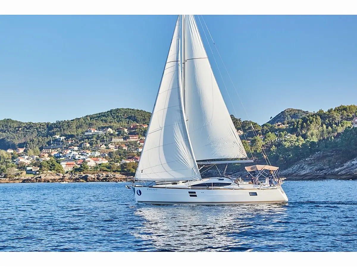 Elan Impression 40 - AMISTAD  - вид снаружи