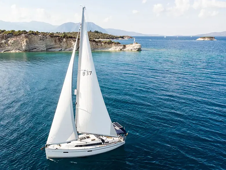 Bavaria 37