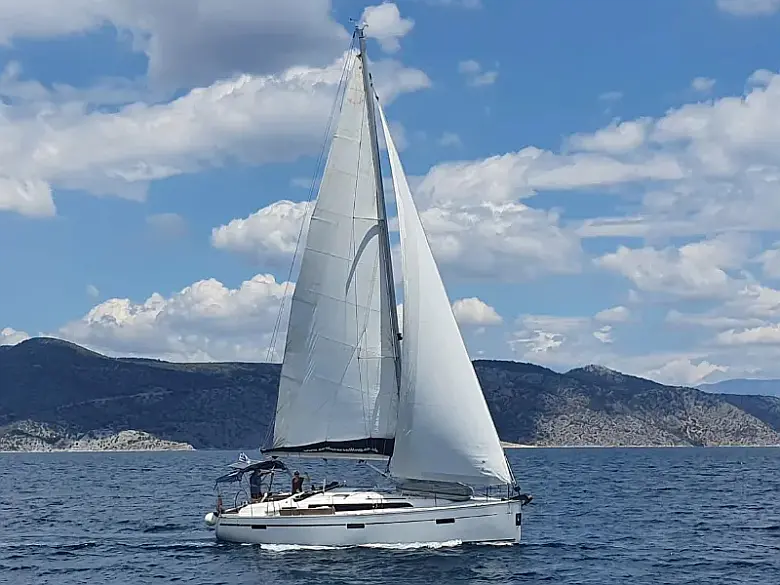 Bavaria 37