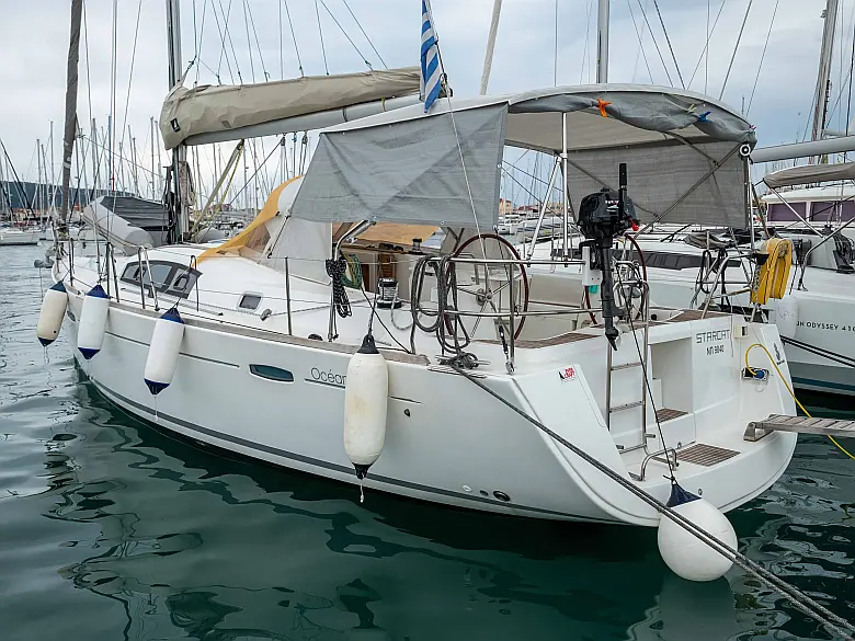 Oceanis 43