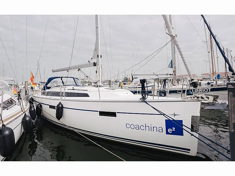 Bavaria Cruiser 37