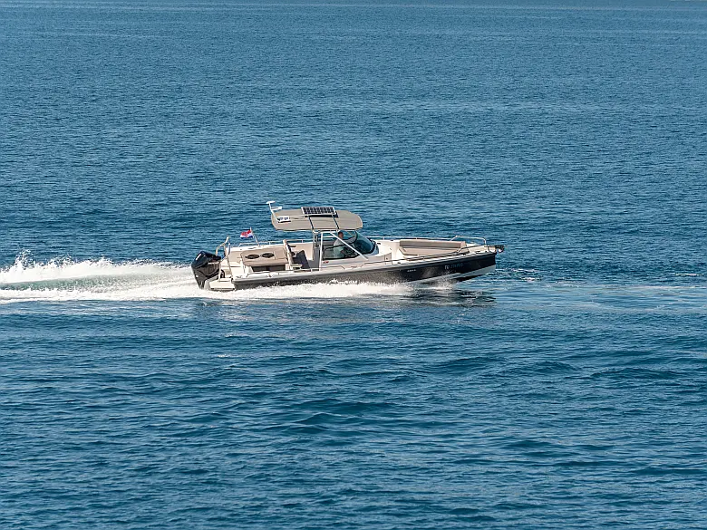 Axopar 28 T-Top