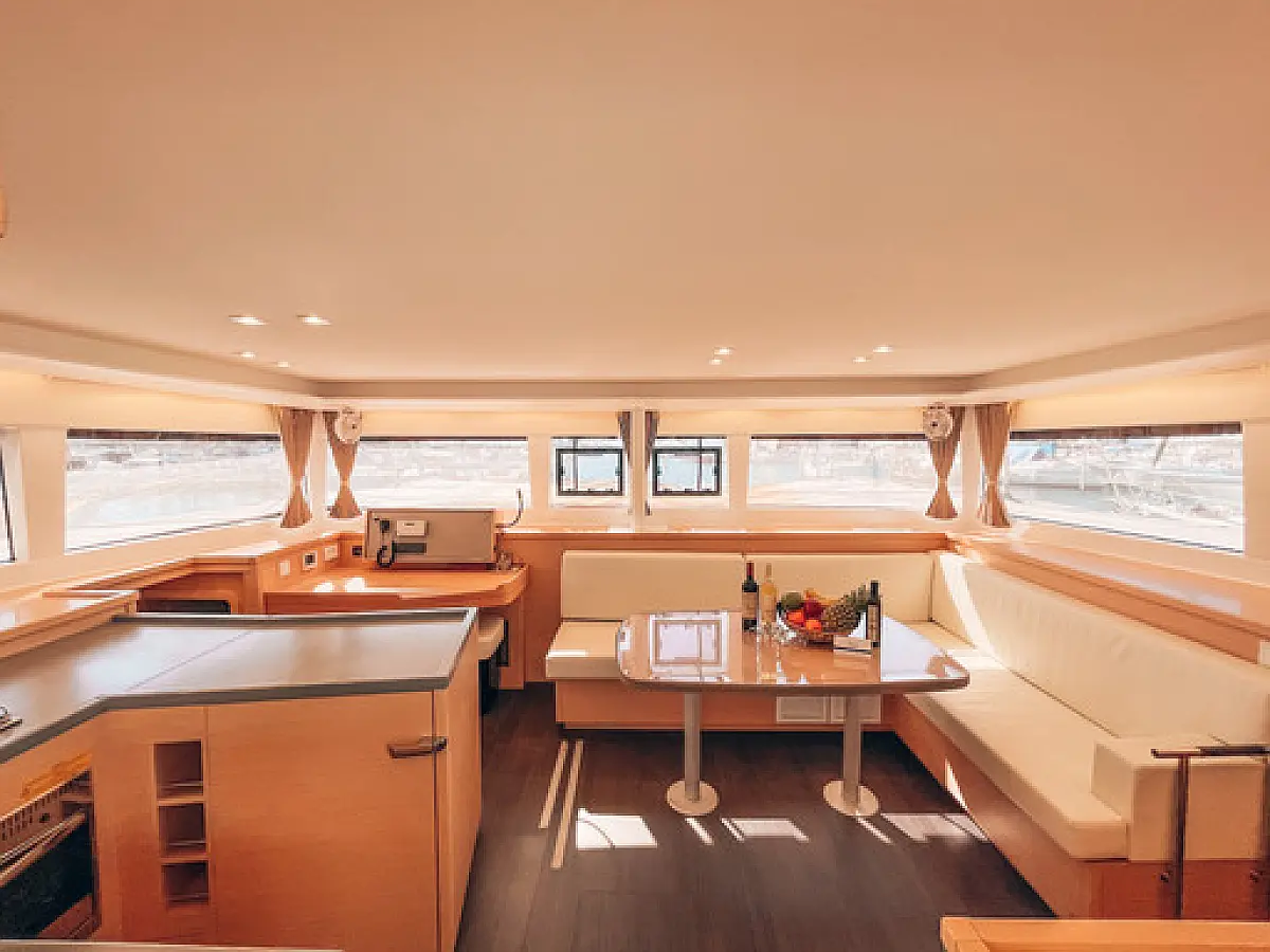 Lagoon 450 Sport - Satyam Melody  - вид интерьера