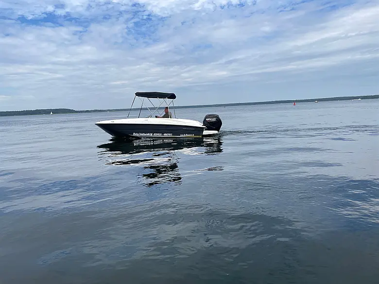 Bayliner E16