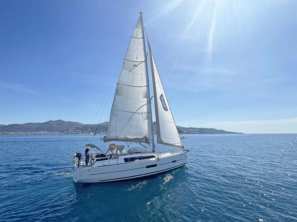 Dufour 382 GL - 3+1 CABINAS / 2 BAÑOS / 10 PAX - Premium  - External image